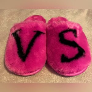 FUZZY SLIPPERS | Victoria’s Secret PINK